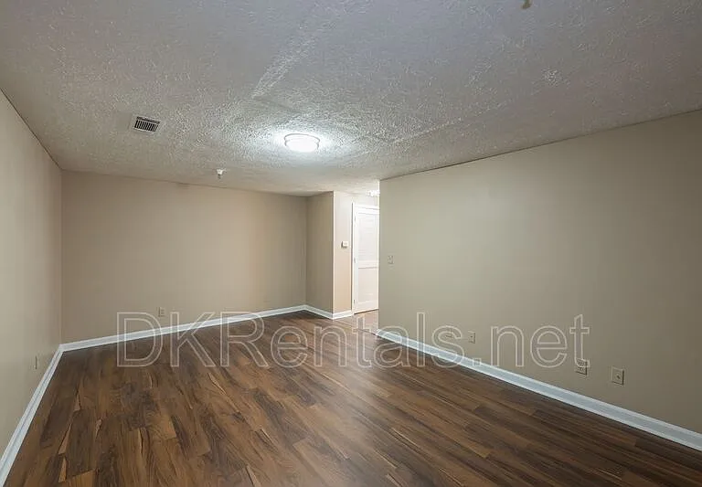 360 Herndon Way #135 — Photo 11