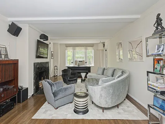 Rented by Sotheby's International Realty | media 39