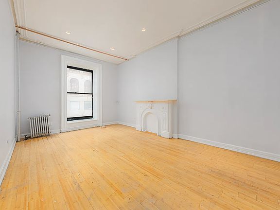 3rd image of 19 W 46th St APT 4