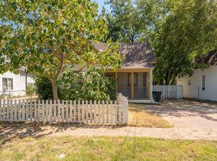 738 N Robinson St, Cleburne, TX 76031