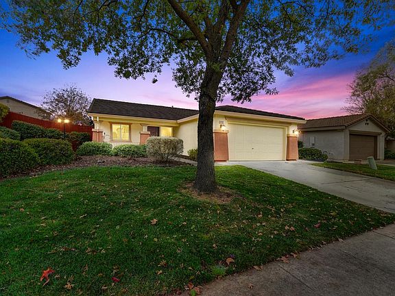 3rd image of 4484 Aubergine Way
