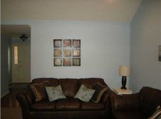 3823 Fieldside Cir, Louisville, KY 40299