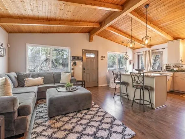 870 Holmes Ln, Sugarloaf, CA 92386