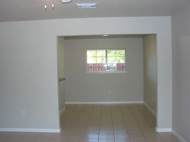 815 Cravens St #B — Photo 51