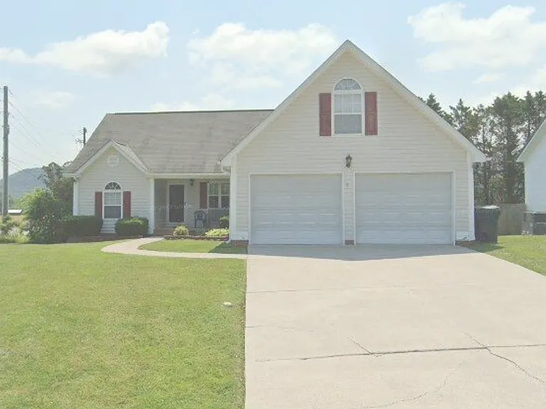 11 Chestnut Ridge Rd — Photo 1