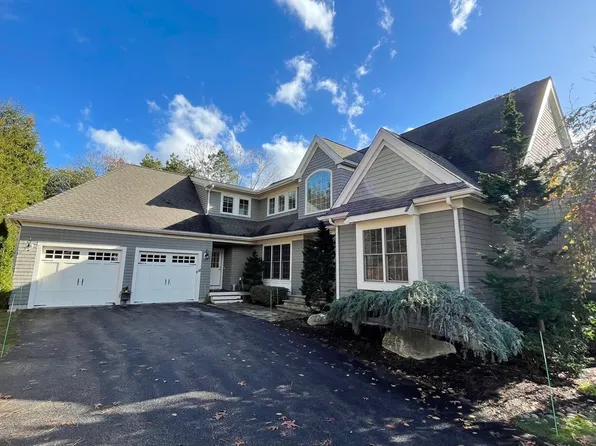 18 Hearthstone, Plymouth, MA 02360