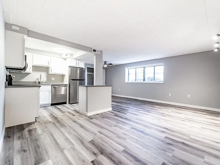 OakWood Park -- No up-front security deposit required! — Photo 9