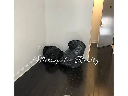 Rented by Metropolis International Realty Inc. | media 21