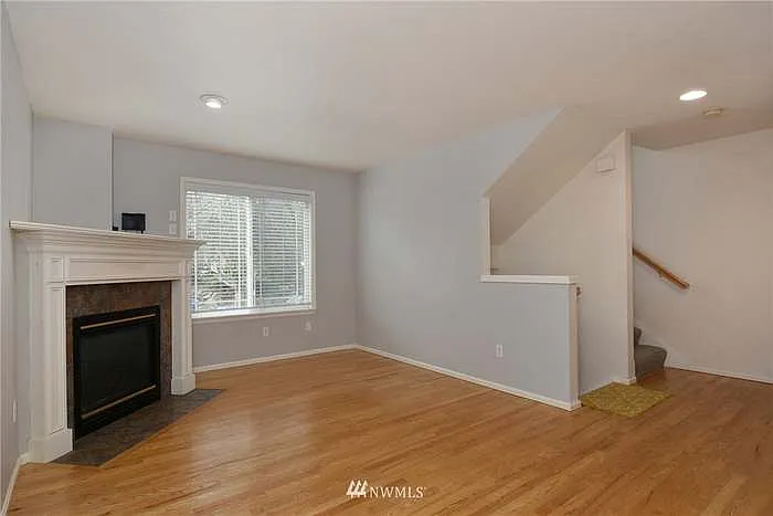 9402 Linden Ave N #B — Photo 3