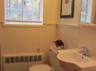 11 Ashmont Rd, Wellesley, MA 02481