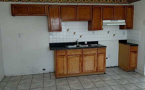 3rd image of 11969 Kings Crest Dr
