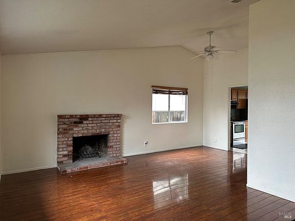 2nd image of 418 Shoveller Drive
