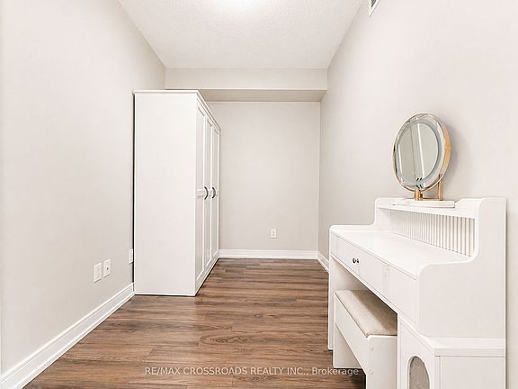 5th image of 20 Thomas Riley Rd W #1201