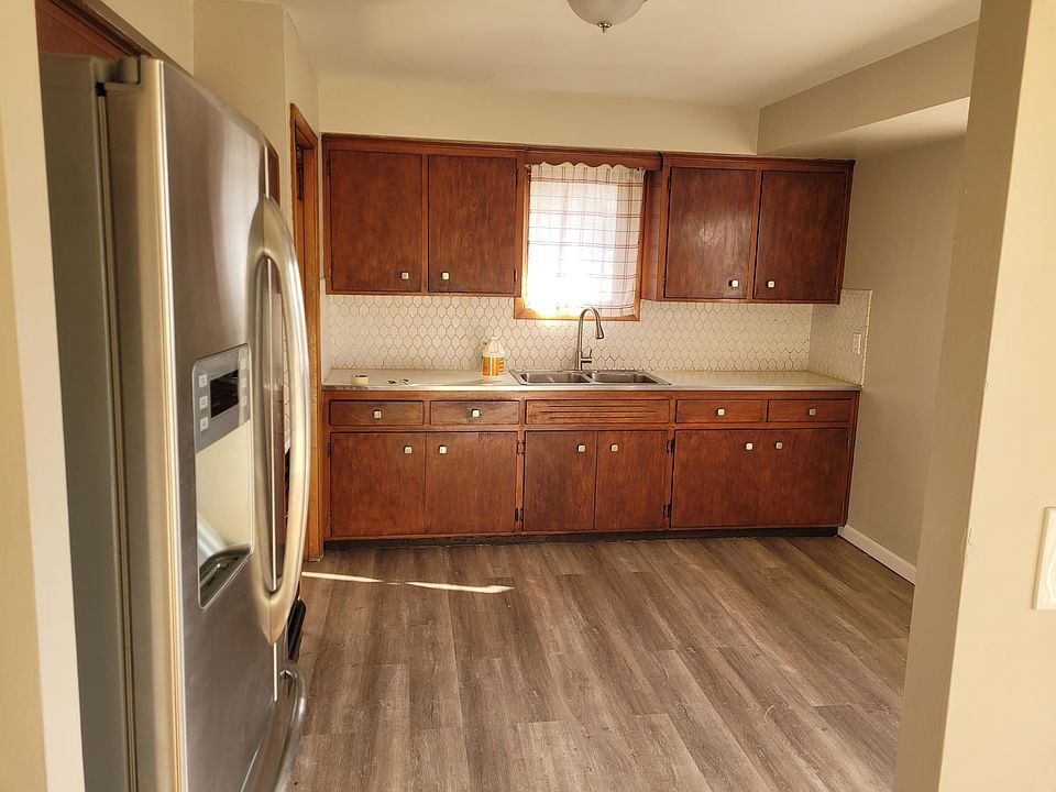 1st image of 10915 Kader Dr