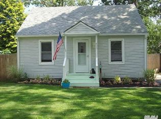 483 3rd Ave, Bayport, NY
