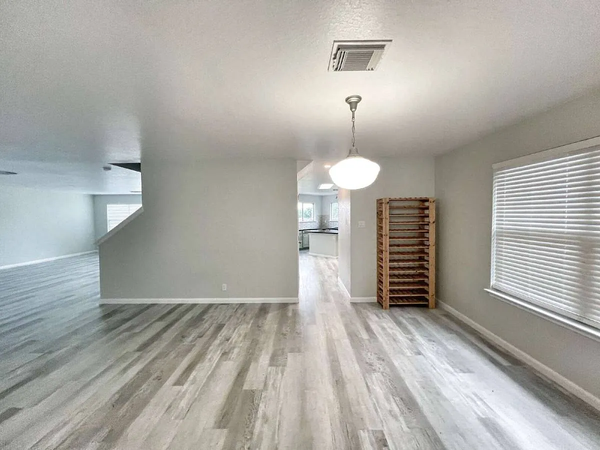2060 Club Crossing in New Braunfels, TX 78130 — Photo 4