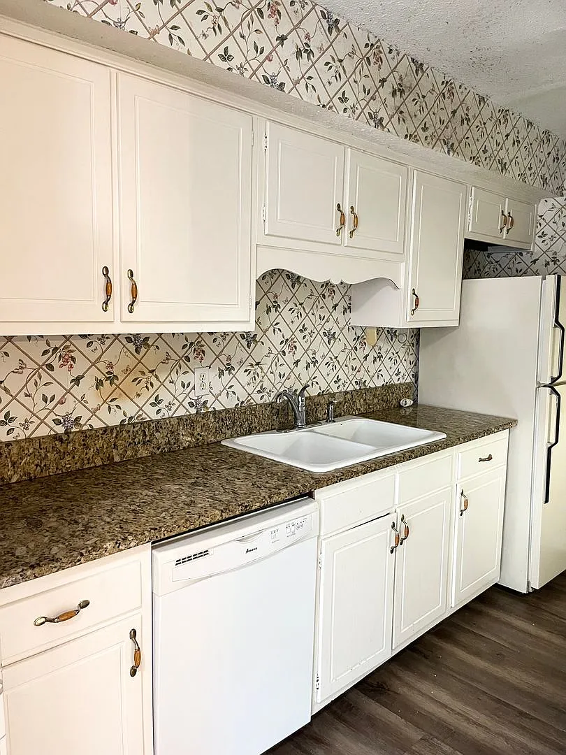 3 bed, 2.5 bath town home in Oglethorpe Place — Photo 4