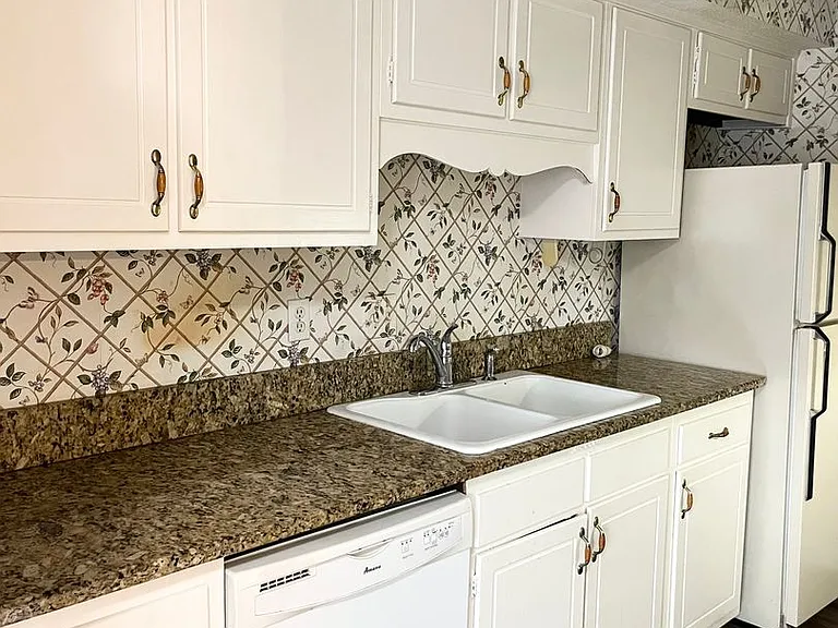 455 Mall Blvd #101 — Photo 4