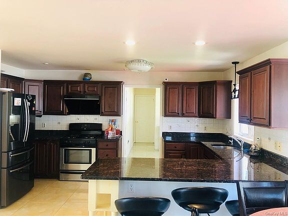 5th image of 7 Cottonwood Ct