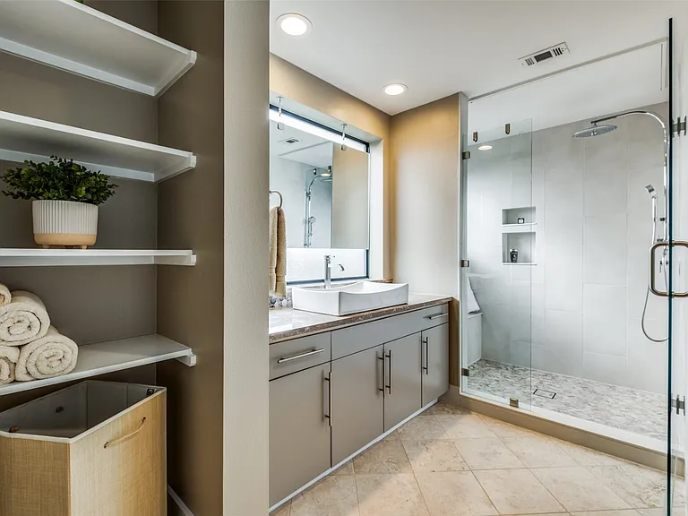 4333 Gilbert Ave #321 — Photo 10