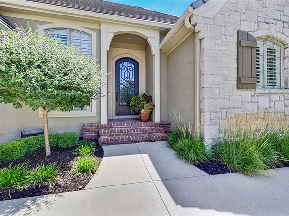 14005 Nicklaus Dr, Overland Park, KS 66223