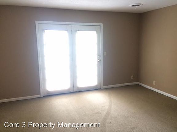 2nd image of 209 1/2 W School St APT B