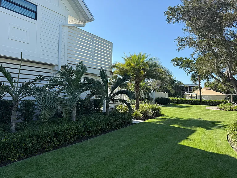500 Periwinkle Way — Photo 40