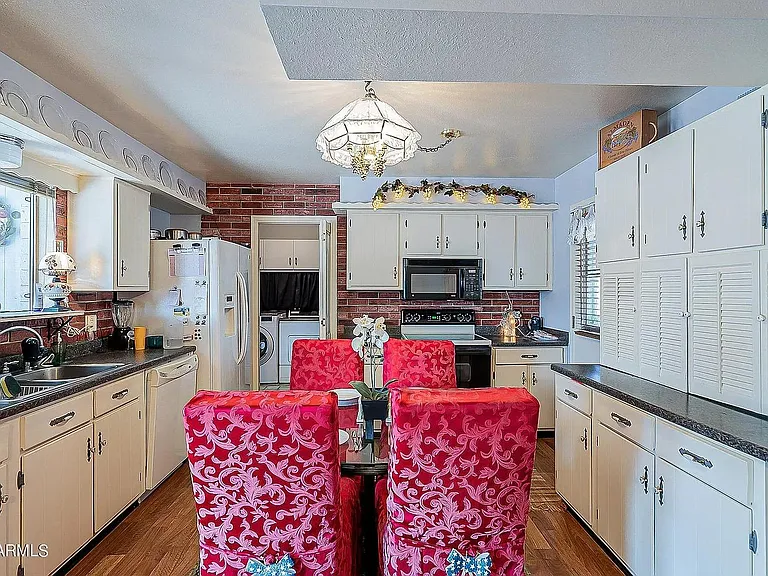 857 W Dublin St — Photo 6