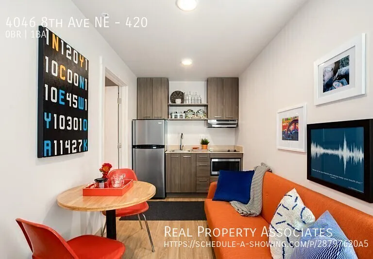 4046 8th Ave NE #420 — Photo 2