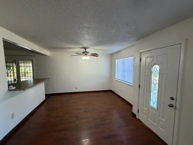 3048 Harris Ave — Photo 4