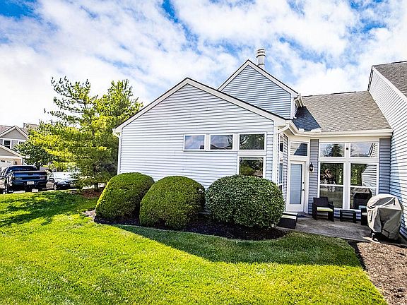 4th image of 4275 Eastlake Dr