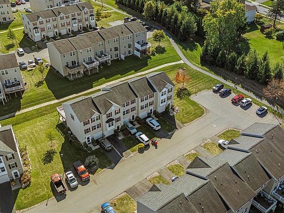 4th image of 17 Gold Rose Ln