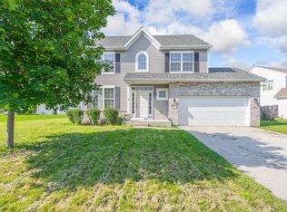 708 Winterberry Dr, Joliet, IL 60431