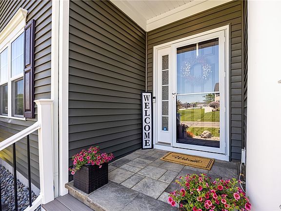 4th image of 8526 McNamara Dr