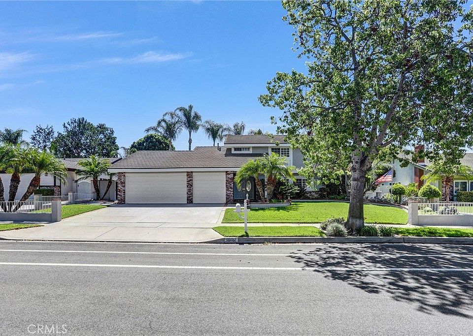 1st image of 1027 Country Club Ln