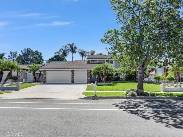 1027 Country Club Ln, Corona, CA 92878