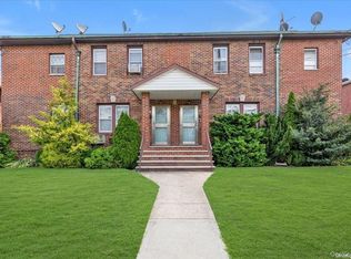 1611 149th St, Whitestone, NY 11357