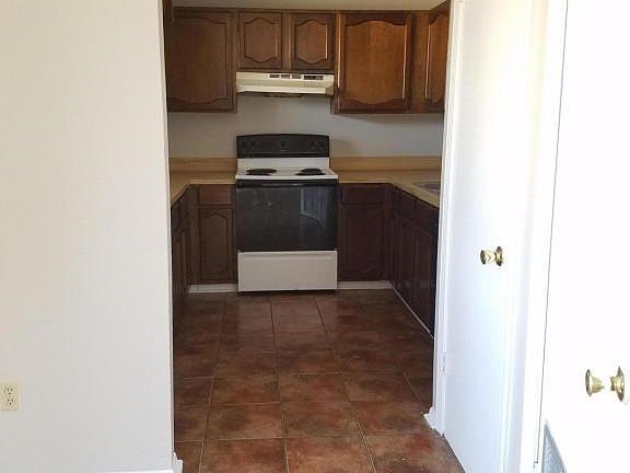 2nd image of 203 Dorchester St