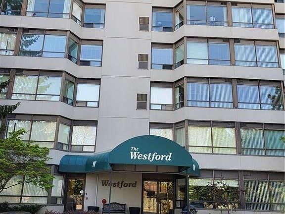 2nd image of 744 Wonderland Rd S #1208
