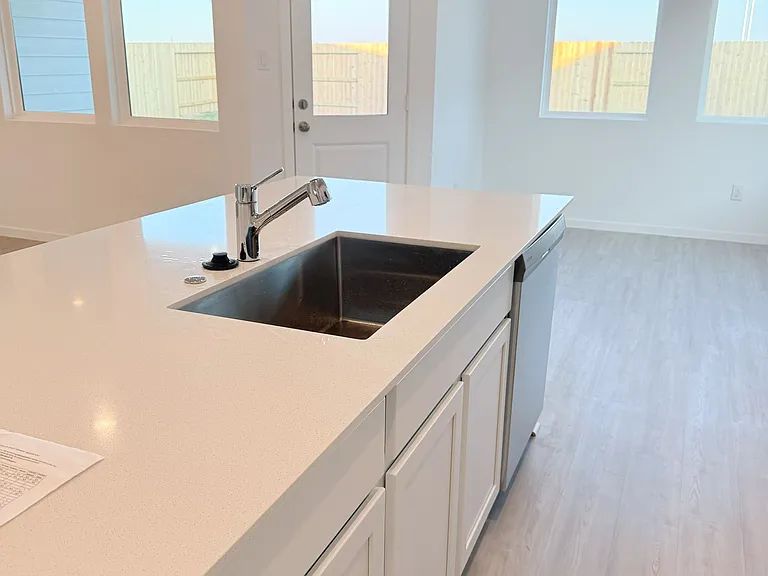 6814 Dutch Iris Dr — Photo 11