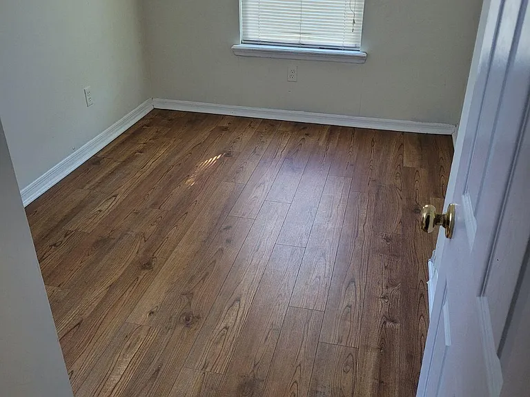 172 Claremore Ave — Photo 6