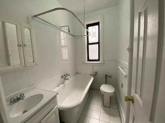 5th image of 868 47th St #C10