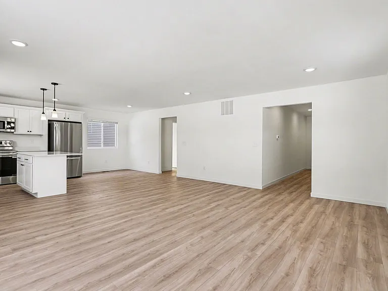 667 Bush Blvd — Photo 8