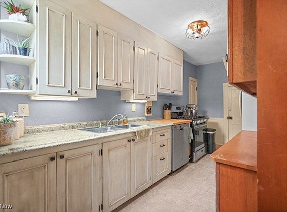 4th image of 230-232 W Walnut St