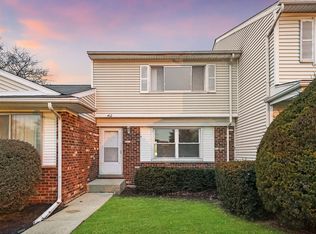 412 Wellington Ln, Bolingbrook, IL 60440