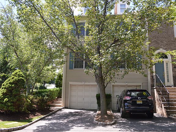 4th image of 600 Fairfax Dr
