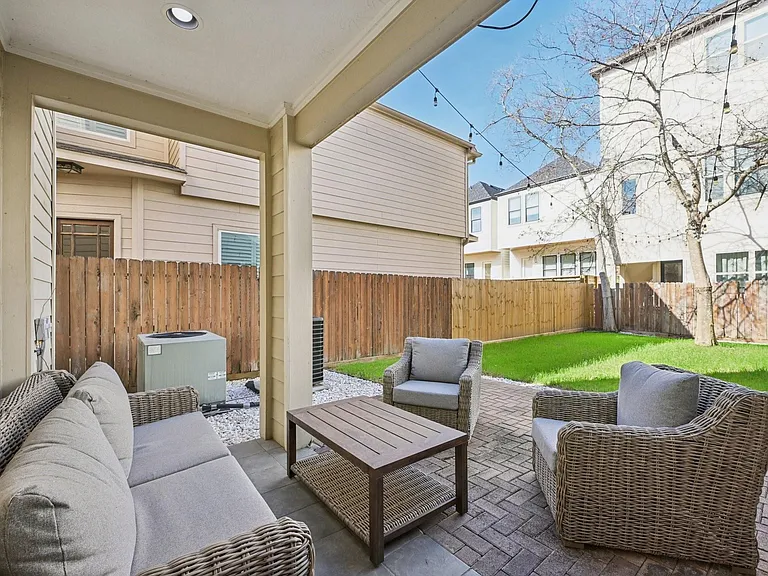 5736 Petty St — Photo 13