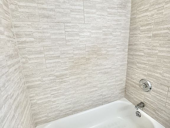 5th image of 2629 E Victory Ct