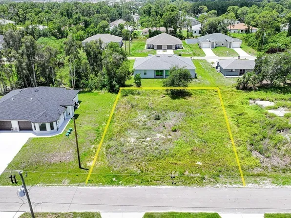 4713/4715 27th St SW, Lehigh Acres, FL 33973
