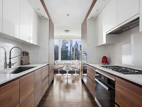 4th image of 252 E 57th St #40A